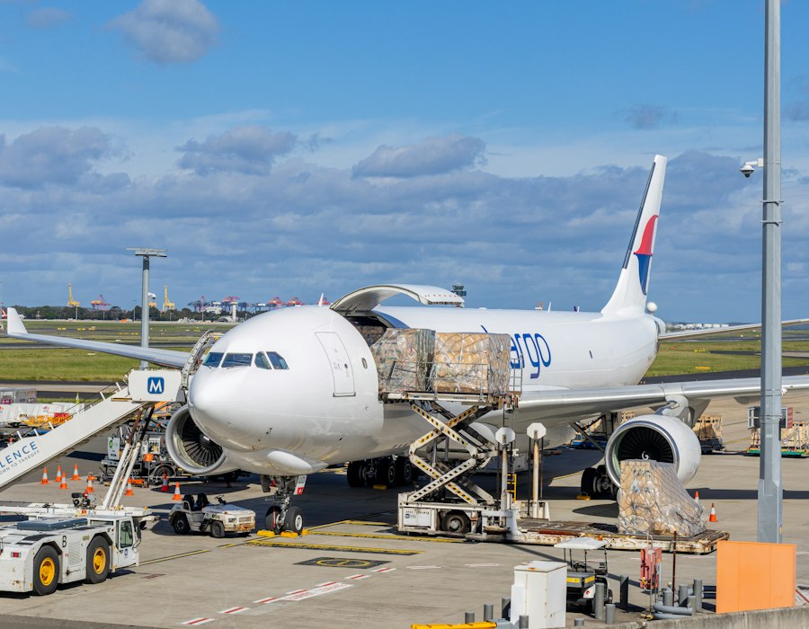 Ocean vs. Air Freight: Choosing the Right Mode for Your Cargo